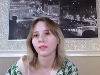 Lustyshy nude Live Sex Chat Room