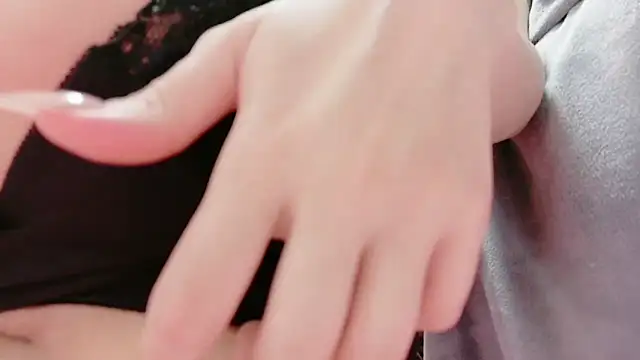 admwtjgmpmdvamgm naked strip on cam for live sex video chat
