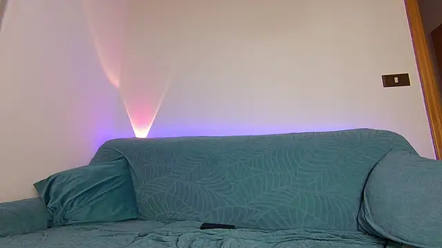 Natalie_bigass naked strip on cam for live sex video chat