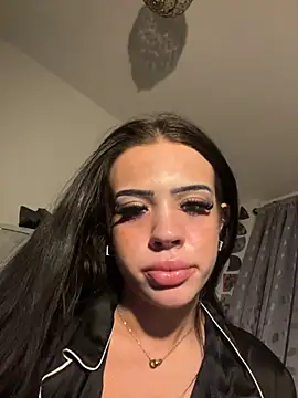 Destinyblu_ naked strip on cam for live sex video chat
