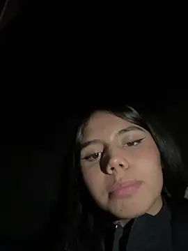 Laura-Khalifa naked strip on cam for live sex video chat