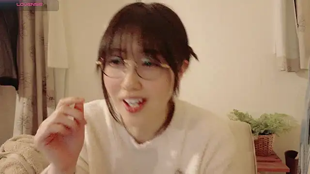 Momotaro-ch naked strip on cam for live sex video chat