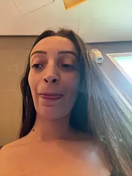 BelleLouiseVp naked strip on cam for live sex video chat