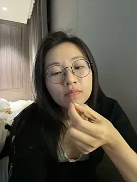 haiyan125216 naked strip on cam for live sex video chat