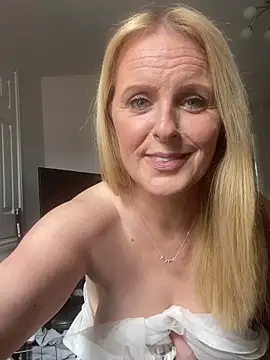 Mistress-LillyRose naked strip on cam for live sex video chat