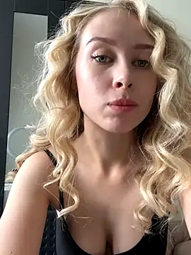 Aleksa_qt naked strip on cam for live sex video chat