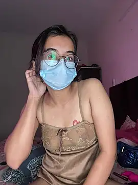 Hotalliee naked strip on cam for live sex video chat