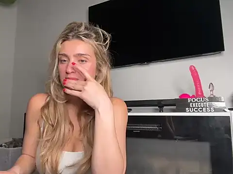 meggsworld naked strip on cam for live sex video chat