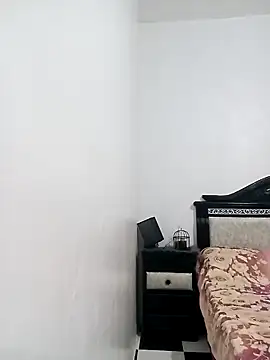 yarifda23 naked strip on cam for live sex video chat