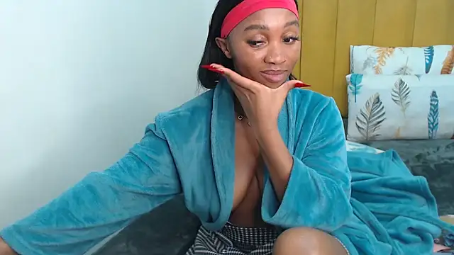 Hannah_107 naked strip on cam for live sex video chat