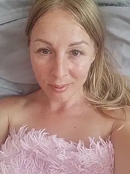 LunaSugarX naked strip on cam for live sex video chat
