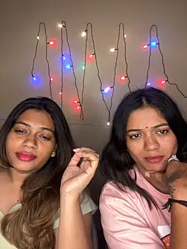 Kristyqueen naked strip on cam for live sex video chat