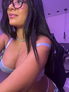 Laisabrazil naked strip on cam for live sex video chat