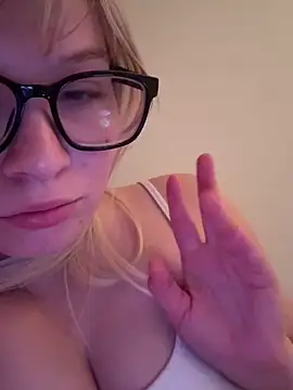 xoxokayy18 naked strip on cam for live sex video chat