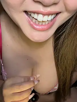 Yuixxsama naked strip on cam for live sex video chat