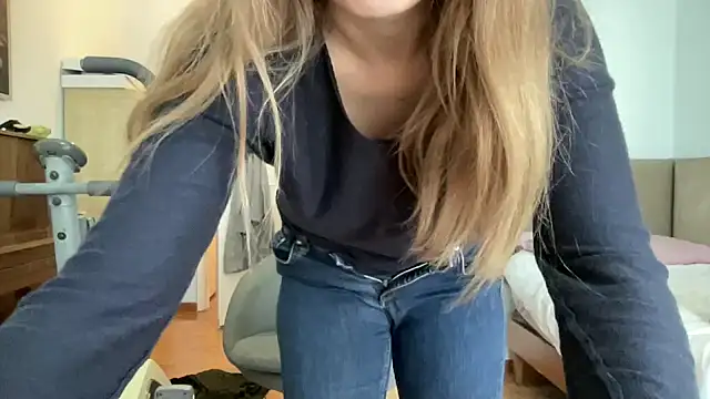 birbantee naked strip on cam for live sex video chat