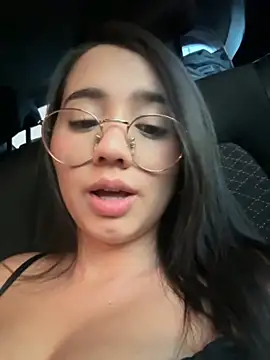 Michelle_Zoe naked strip on cam for live sex video chat