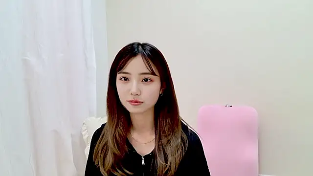 -yuina-23 naked strip on cam for live sex video chat