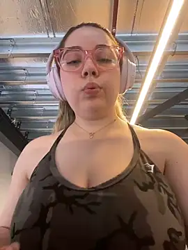 brooklynivy naked strip on cam for live sex video chat