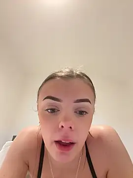 cutietootie02 naked strip on cam for live sex video chat