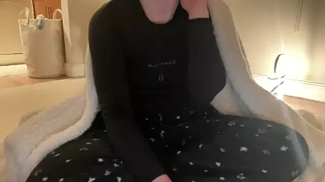 ijustturned18today naked strip on cam for live sex video chat