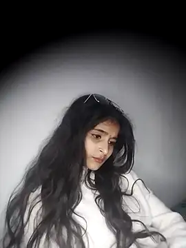 Sexey-Puja naked strip on cam for live sex video chat