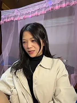 ThAmanda2 naked strip on cam for live sex video chat