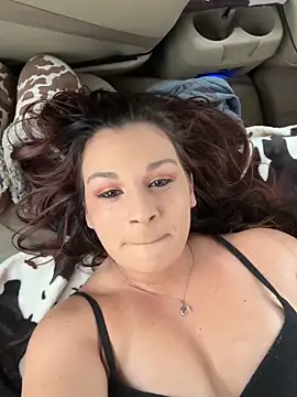 thickfarmtwat naked strip on cam for live sex video chat