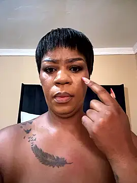 THICKBUNNYCHICKxxx naked strip on cam for live sex video chat