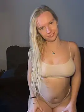 Ellie-rosee naked strip on cam for live sex video chat
