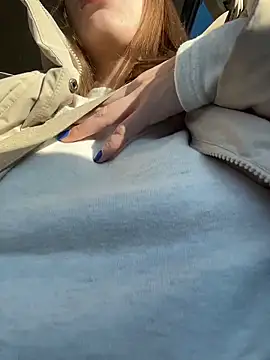 LeiaMood naked strip on cam for live sex video chat