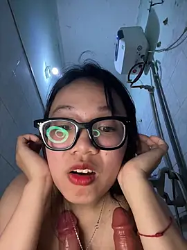 Leeeeiu naked strip on cam for live sex video chat