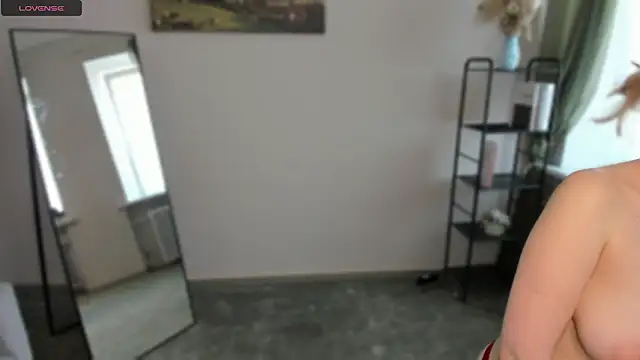 PeiLoynd naked strip on cam for live sex video chat