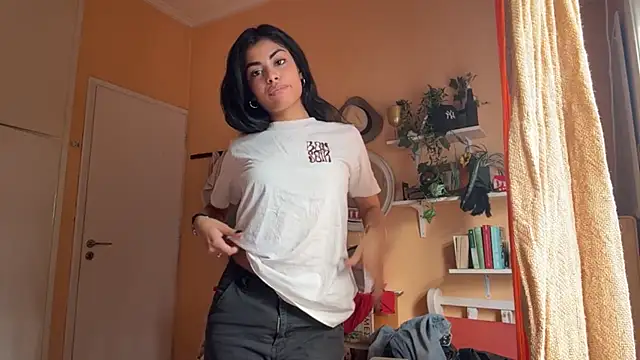 JenniRoutt naked strip on cam for live sex video chat