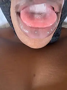 Kendra-rose naked strip on cam for live sex video chat