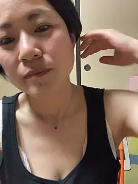 rin2432 naked strip on cam for live sex video chat