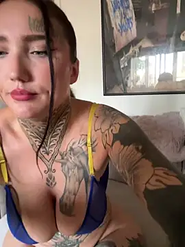Faith-pawg naked strip on cam for live sex video chat