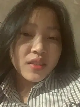 hinami-lo naked strip on cam for live sex video chat