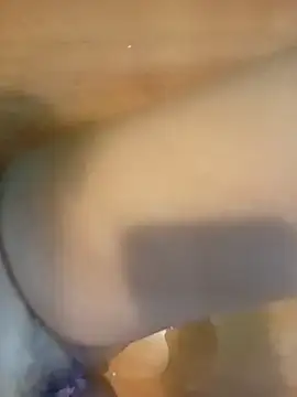 HonyHanna naked strip on cam for live sex video chat