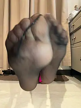 HHH5200 naked strip on cam for live sex video chat