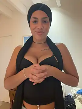 nadiabnssd naked strip on cam for live sex video chat