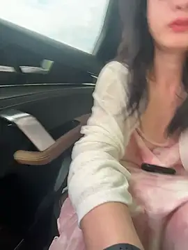 weiwei103 naked strip on cam for live sex video chat